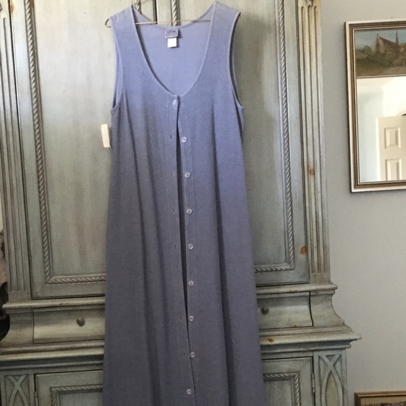 La Prairie Dresses & Skirts - Dress with buttons